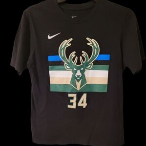 Milwaukee Bucks Giannis Antetokounmpo Nike Performance T-ShirtSize: Youth Large